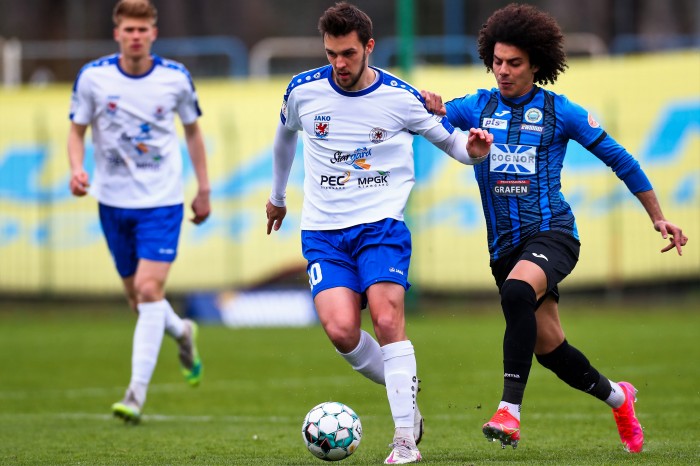 Hutnik - Błękitni Stargard (fot. Paweł Jerzmanowski) 02.jpg