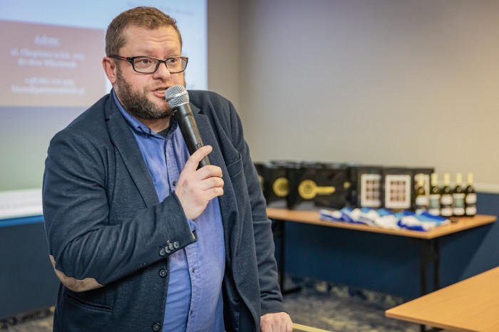 PPCL8377.jpg PPCL8377.jpg