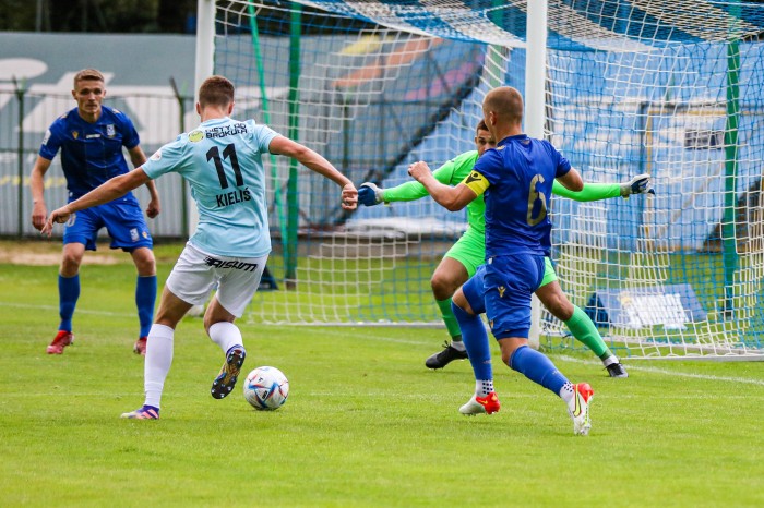 Hutnik - Lech Poznań II (fot. Edyta i Paweł Jerzmanowski) (18).jpg