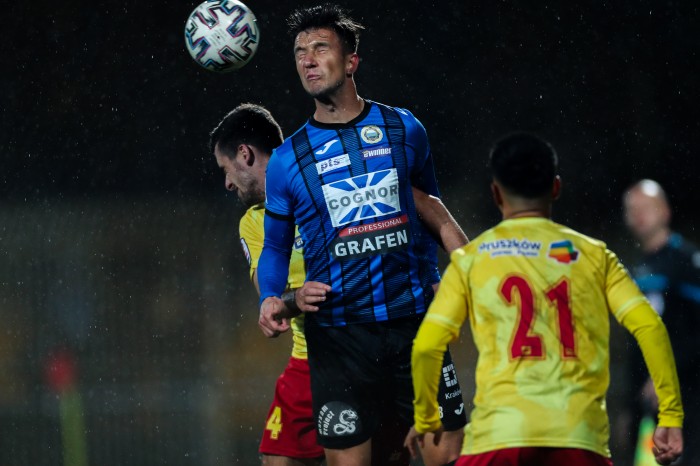 Znicz Pruszków - Hutnik Kraków 29 października 2021 fot. Paweł Jerzmanowski (21).jpg