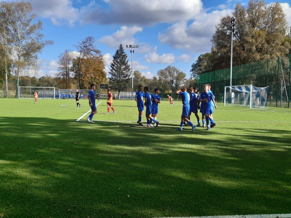 CLJ U-15 22/23 (8): Kanonada trampkarzy. CLJ U-15 22/23 (8): Kanonada trampkarzy.