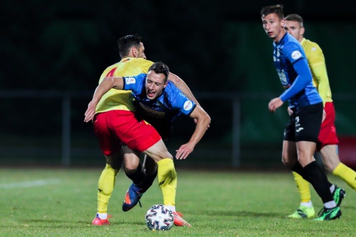 Znicz Pruszków - Hutnik Kraków 29 października 2021 fot. Paweł Jerzmanowski (10).jpg