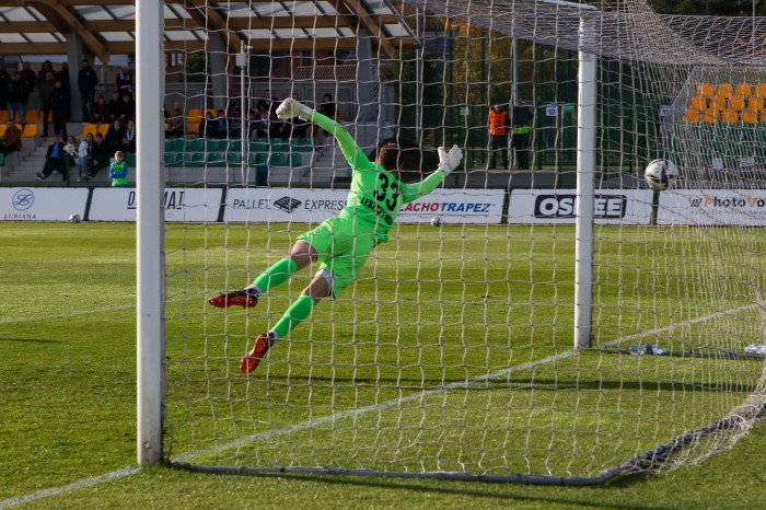 Radunia Stężyca - Hutnik Kraków (8).jpg