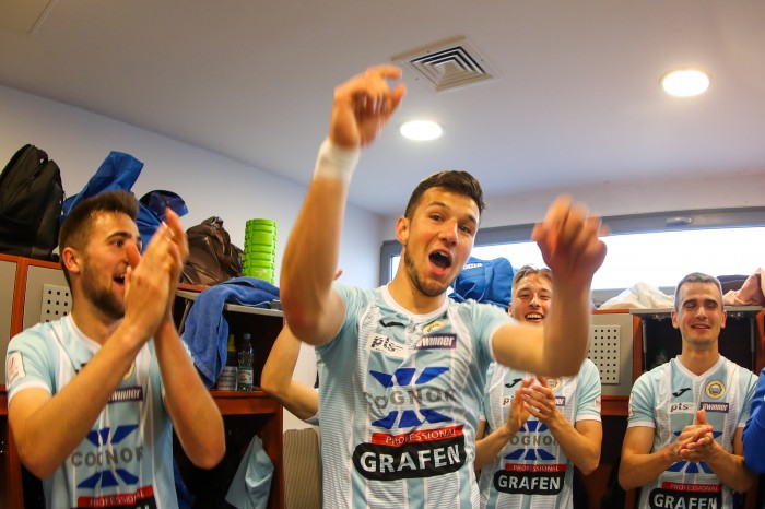 Hutnik - Sokół Ostróda fot. Edyta i Paweł Jerzmanowscy (40).jpg