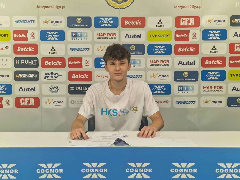 Mateusz Mucha podpisał profesjonalny kontrakt!