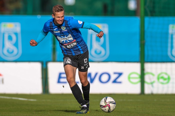 Radunia Stężyca - Hutnik Kraków (2).jpg