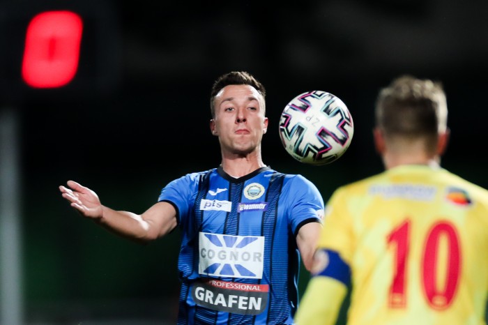 Znicz Pruszków - Hutnik Kraków 29 października 2021 fot. Paweł Jerzmanowski (12).jpg