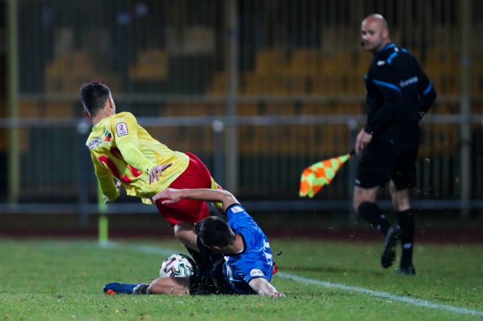 Znicz Pruszków - Hutnik Kraków 29 października 2021 fot. Paweł Jerzmanowski (16).jpg
