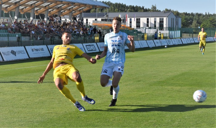 Radunia Stężyca - Hutnik fot. Andrzej Łucjan (15).JPG