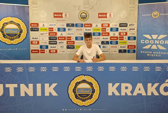 Szymon Cygan z profesjonalnym kontraktem! Szymon Cygan z profesjonalnym kontraktem!