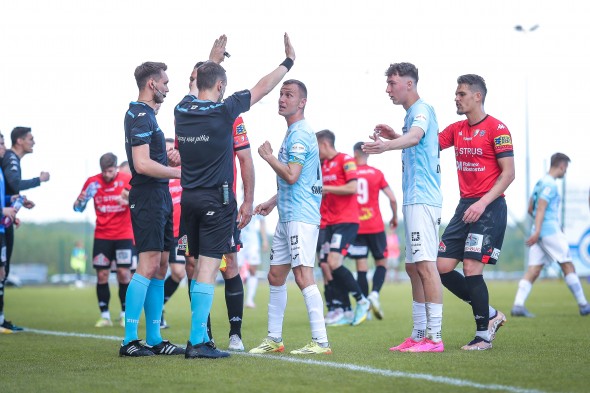 eWinner 2.liga (31): Kontrowersyjna sytuacja zdecydowała o remisie eWinner 2.liga (31): Kontrowersyjna sytuacja zdecydowała o remisie