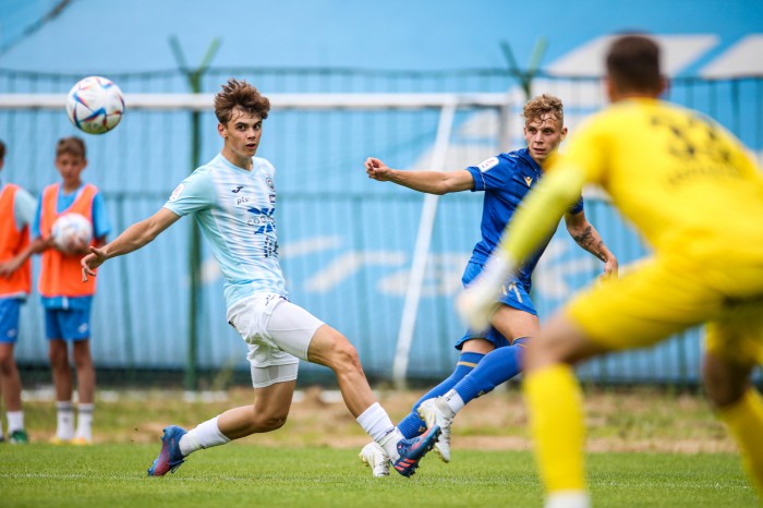 Hutnik - Lech Poznań II (fot. Edyta i Paweł Jerzmanowski) (26).jpg