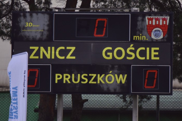 Znicz Pruszków - Hutnik Kraków fot. Andrzej Łucjan (2).JPG